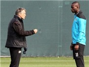 Bóng đá anh, ngoại hạng anh, lịch thi đấu euro 2012, Balotelli hục hặc với thầy trên sân tập